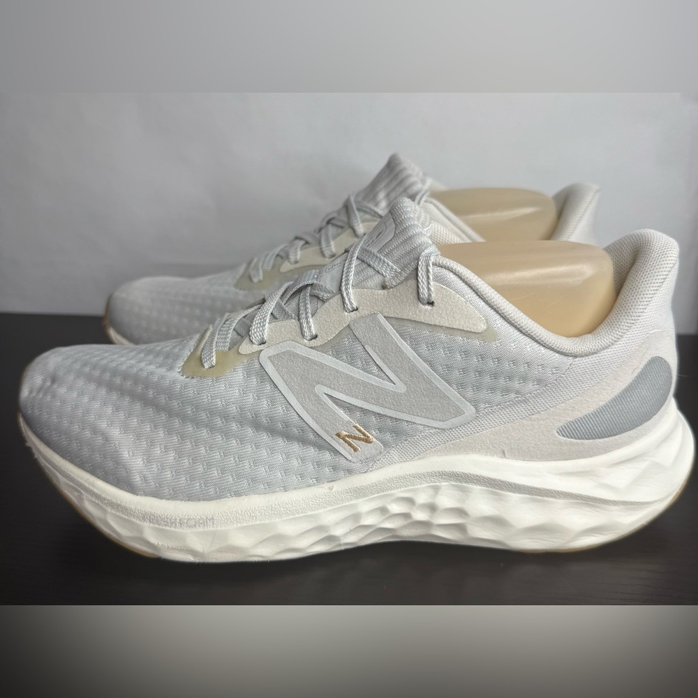 New Balance Fresh Foam Arishi v4 Women's Size 10 Running Shoes B Grey